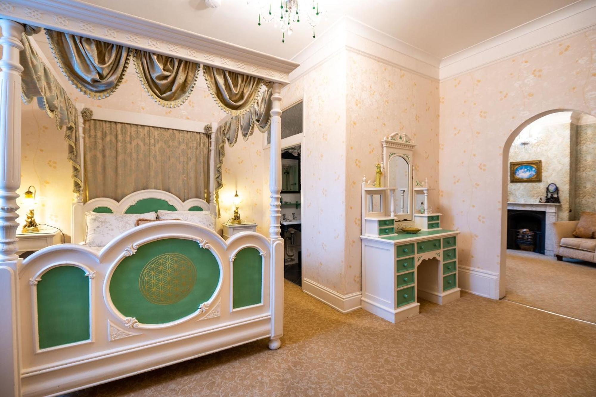 Enchanted Manor Niton Екстериор снимка